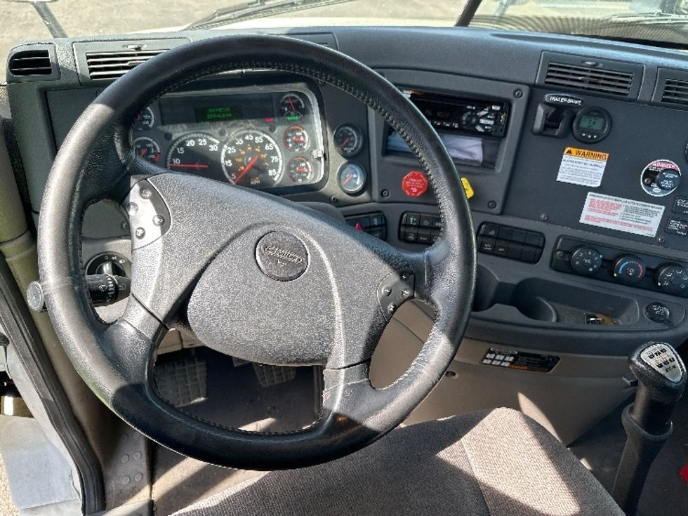 Day Cab Tractor-Heavy Duty Tractors-Freightliner-2019-Cascadia 12542ST-Parsippany-NJ-260,941\n\t\tmiles-$ 33,000 - Image 11
