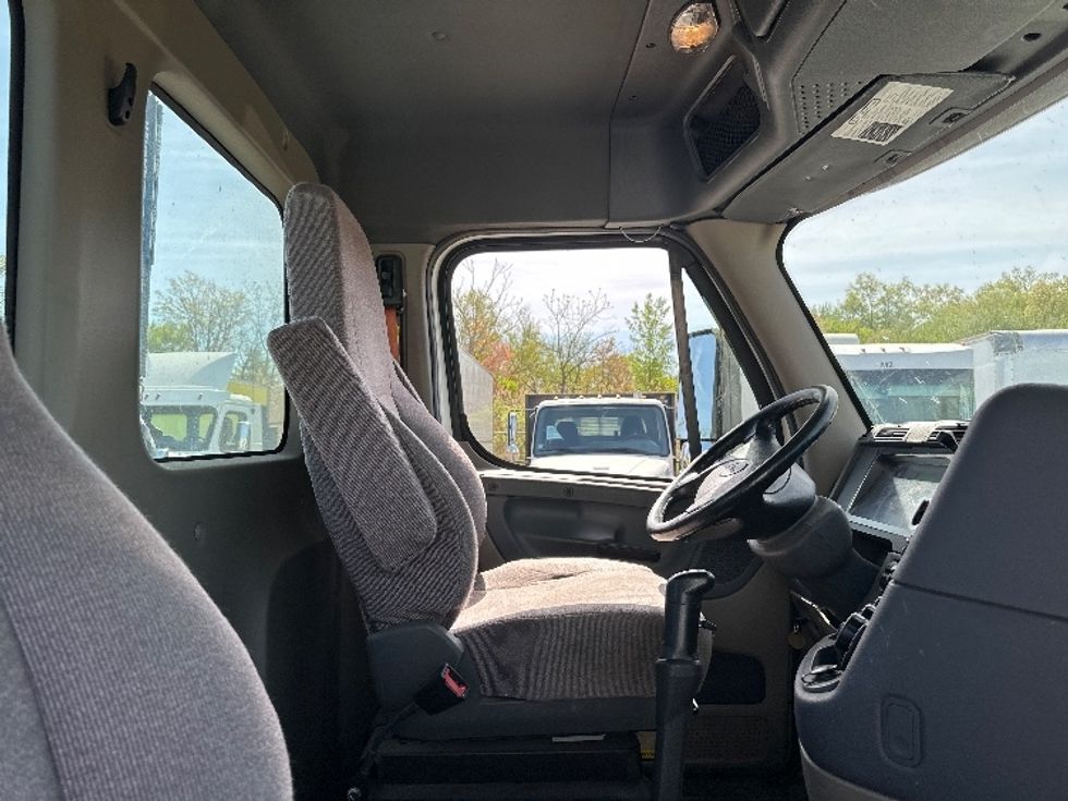 Day Cab Tractor-Heavy Duty Tractors-Freightliner-2019-Cascadia 12542ST-Parsippany-NJ-260,941\n\t\tmiles-$ 33,000 - Image 14