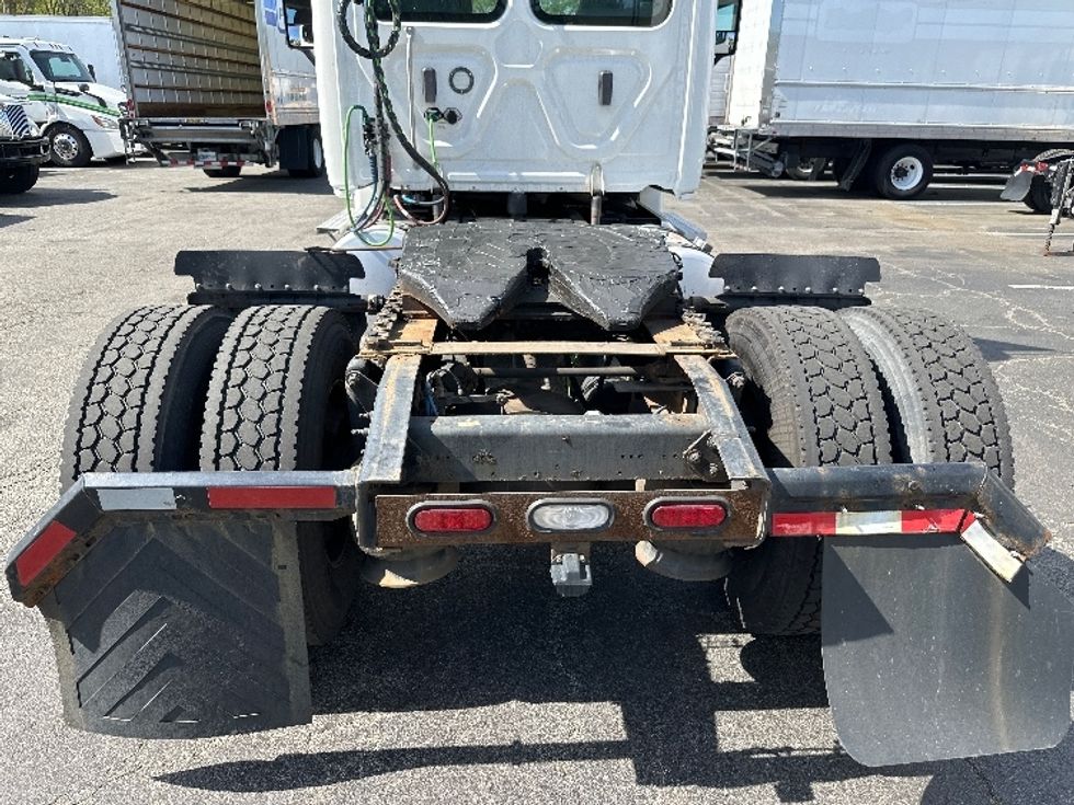 Day Cab Tractor-Heavy Duty Tractors-Freightliner-2019-Cascadia 12542ST-Parsippany-NJ-260,941\n\t\tmiles-$ 33,000 - Image 6