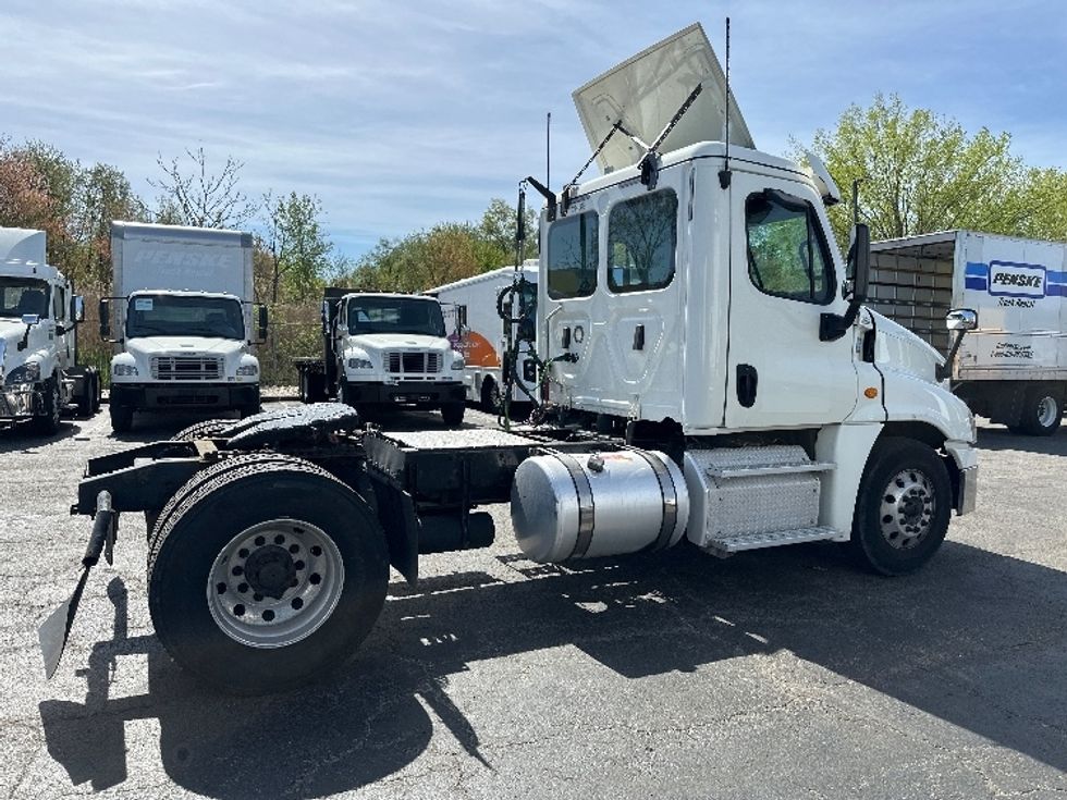Day Cab Tractor-Heavy Duty Tractors-Freightliner-2019-Cascadia 12542ST-Parsippany-NJ-260,941\n\t\tmiles-$ 33,000 - Image 7
