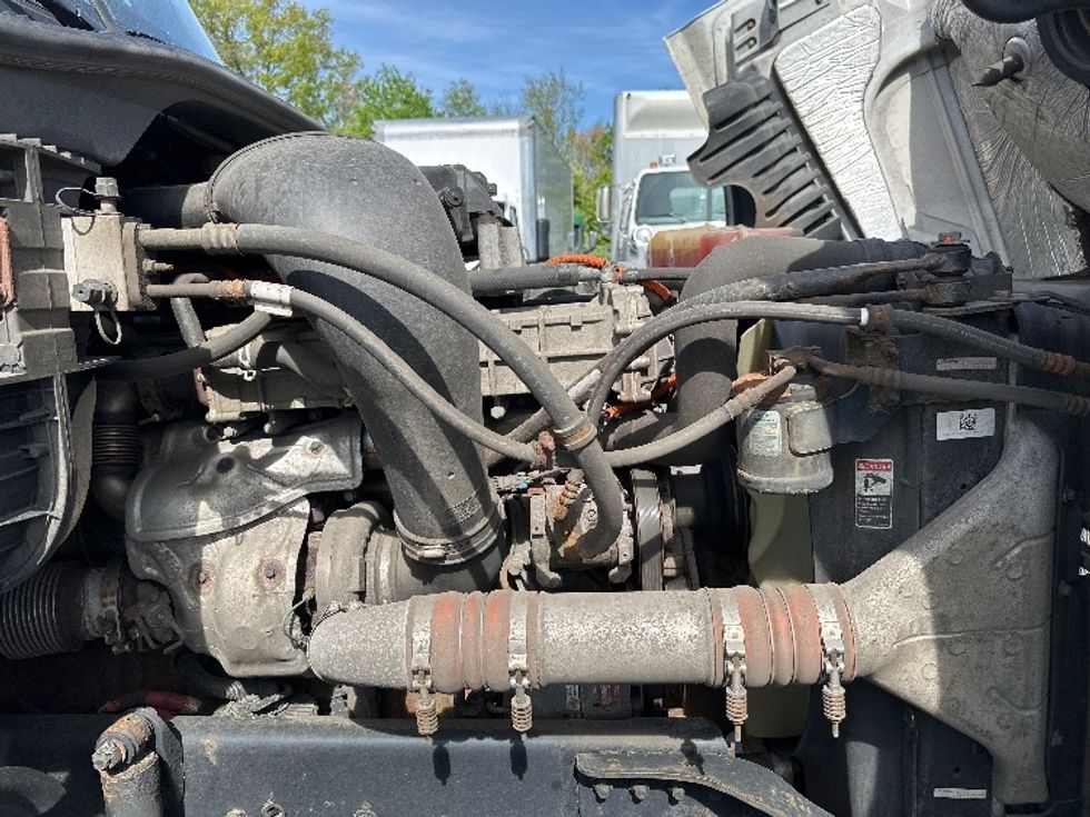 Day Cab Tractor-Heavy Duty Tractors-Freightliner-2019-Cascadia 12542ST-Parsippany-NJ-274,642\n\t\tmiles-$ 32,500 - Image 16