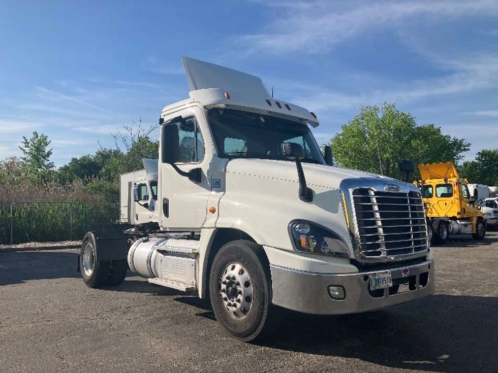 Day Cab Tractor-Heavy Duty Tractors-Freightliner-2019-Cascadia 12542ST-Parsippany-NJ-309,232
miles-$ 30,750