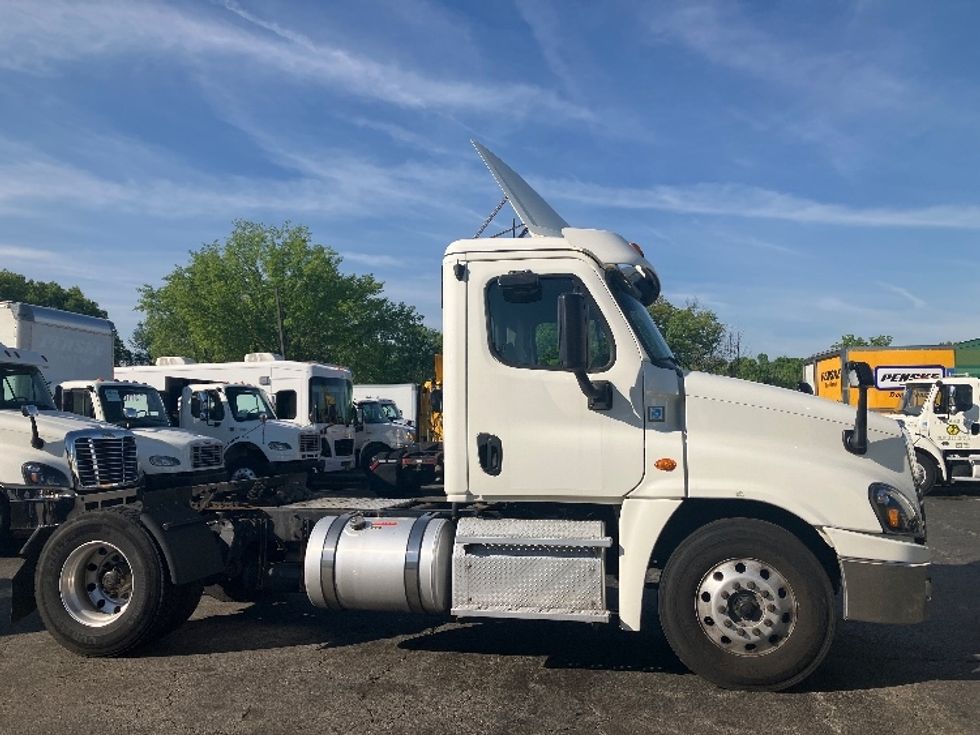 Day Cab Tractor-Heavy Duty Tractors-Freightliner-2019-Cascadia 12542ST-Parsippany-NJ-309,232\n\t\tmiles-$ 30,750 - Image 8