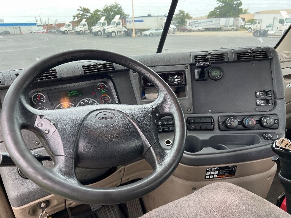 Day Cab Tractor-Heavy Duty Tractors-Freightliner-2019-Cascadia 12542ST-Pennsauken-NJ-351,468\n\t\tmiles-$ 35,750 - Image 11