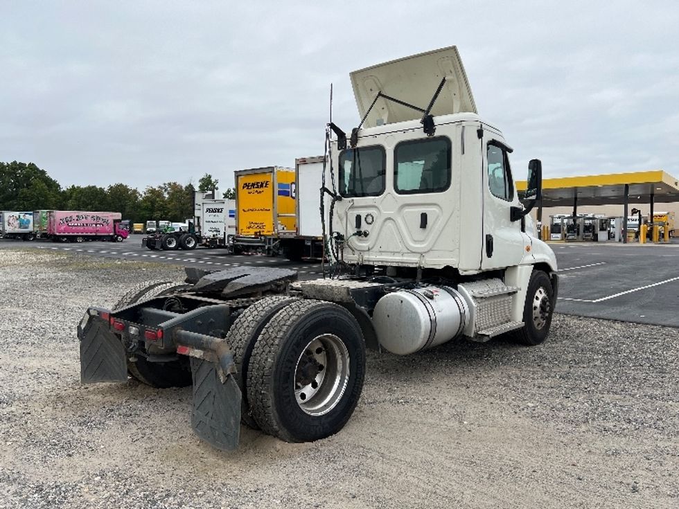 Day Cab Tractor-Heavy Duty Tractors-Freightliner-2019-Cascadia 12542ST-Pennsauken-NJ-351,468\n\t\tmiles-$ 35,750 - Image 7