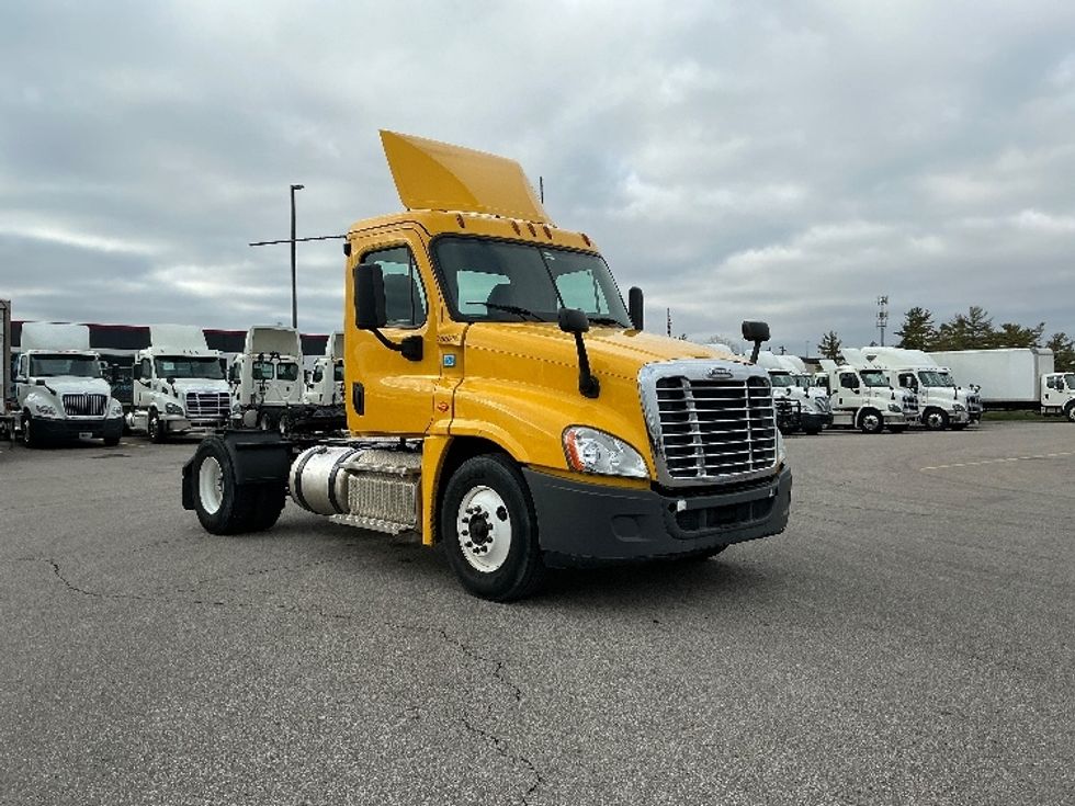 Day Cab Tractor-Heavy Duty Tractors-Freightliner-2019-Cascadia 12542ST-Piqua-OH-410,658\n\t\tmiles-$ 23,000 - Image 1