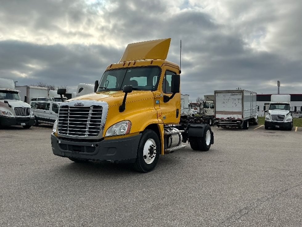 Day Cab Tractor-Heavy Duty Tractors-Freightliner-2019-Cascadia 12542ST-Piqua-OH-410,658\n\t\tmiles-$ 23,000 - Image 3
