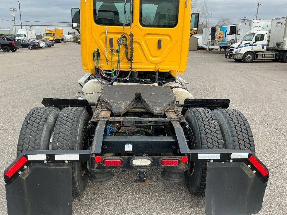 Day Cab Tractor-Heavy Duty Tractors-Freightliner-2019-Cascadia 12542ST-Piqua-OH-410,658\n\t\tmiles-$ 23,000 - Image 6