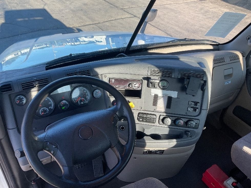 Day Cab Tractor-Heavy Duty Tractors-Freightliner-2019-Cascadia 12542ST-Piqua-OH-427,794\n\t\tmiles-$ 30,000 - Image 11