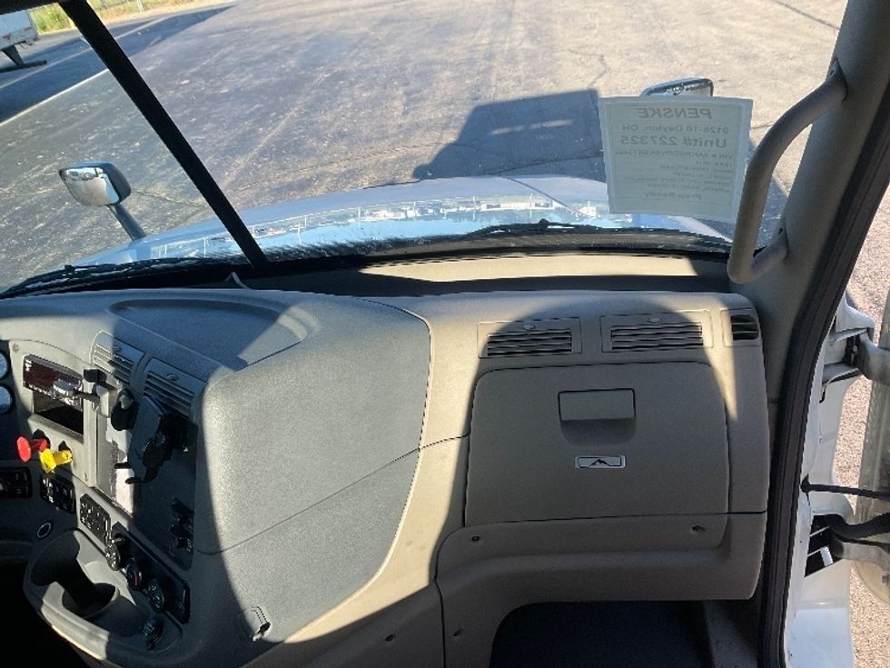 Day Cab Tractor-Heavy Duty Tractors-Freightliner-2019-Cascadia 12542ST-Piqua-OH-427,794\n\t\tmiles-$ 30,000 - Image 13