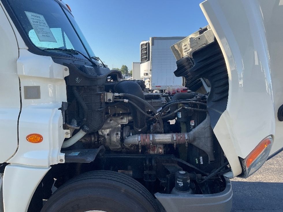 Day Cab Tractor-Heavy Duty Tractors-Freightliner-2019-Cascadia 12542ST-Piqua-OH-427,794\n\t\tmiles-$ 30,000 - Image 15
