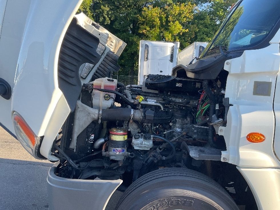 Day Cab Tractor-Heavy Duty Tractors-Freightliner-2019-Cascadia 12542ST-Piqua-OH-427,794\n\t\tmiles-$ 30,000 - Image 16