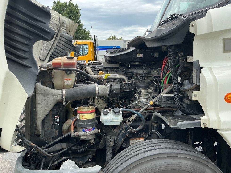 Day Cab Tractor-Heavy Duty Tractors-Freightliner-2019-Cascadia 12542ST-Piqua-OH-476,601\n\t\tmiles-$ 27,750 - Image 16