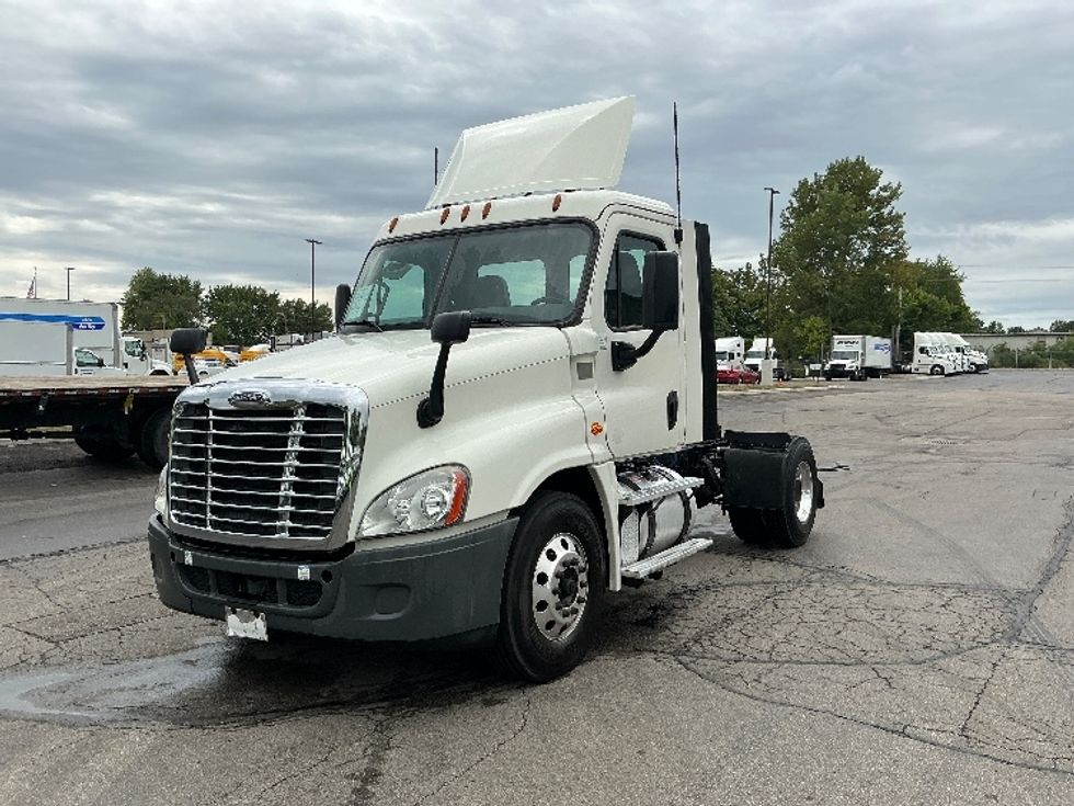 Day Cab Tractor-Heavy Duty Tractors-Freightliner-2019-Cascadia 12542ST-Piqua-OH-476,601\n\t\tmiles-$ 27,750 - Image 3