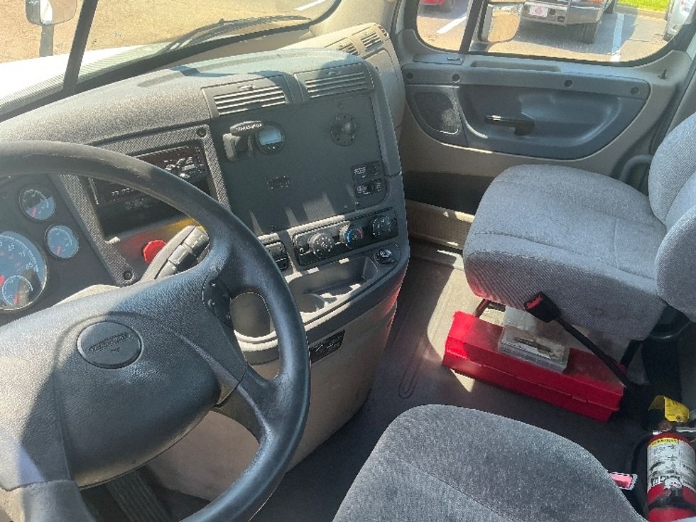 Day Cab Tractor-Heavy Duty Tractors-Freightliner-2019-Cascadia 12542ST-Richland-MS-722,062\n\t\tmiles-$ 21,500 - Image 10