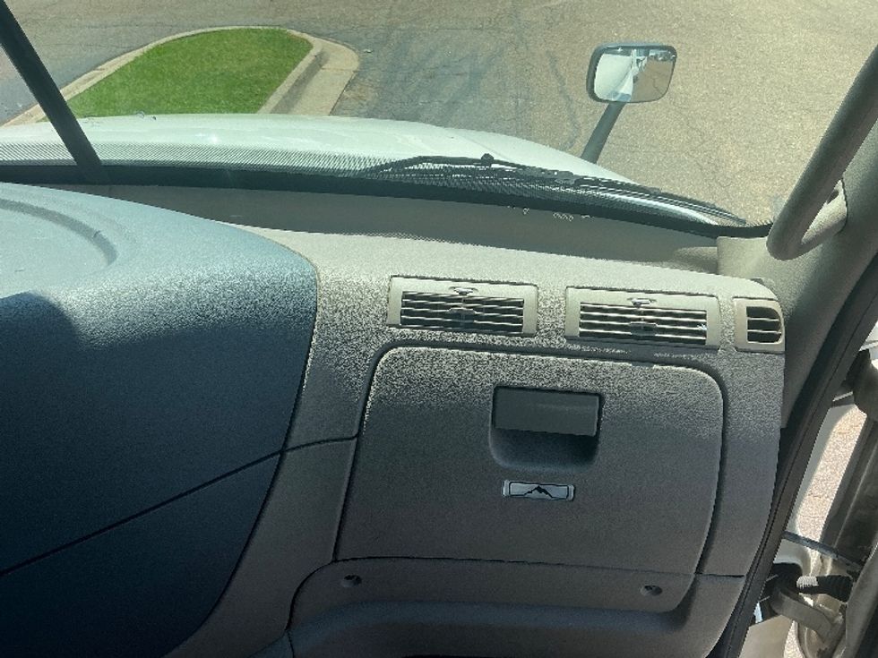 Day Cab Tractor-Heavy Duty Tractors-Freightliner-2019-Cascadia 12542ST-Richland-MS-722,062\n\t\tmiles-$ 21,500 - Image 13