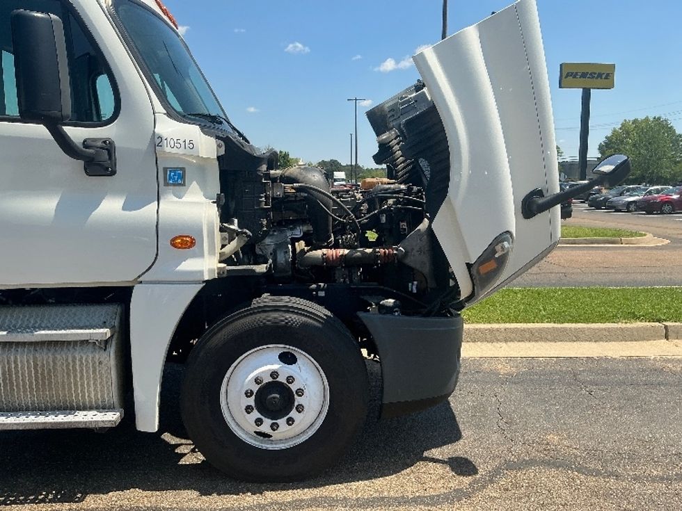 Day Cab Tractor-Heavy Duty Tractors-Freightliner-2019-Cascadia 12542ST-Richland-MS-722,062\n\t\tmiles-$ 21,500 - Image 15