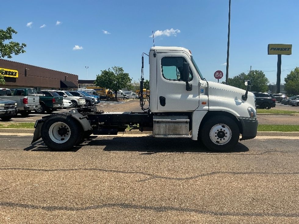 Day Cab Tractor-Heavy Duty Tractors-Freightliner-2019-Cascadia 12542ST-Richland-MS-722,062\n\t\tmiles-$ 21,500 - Image 8