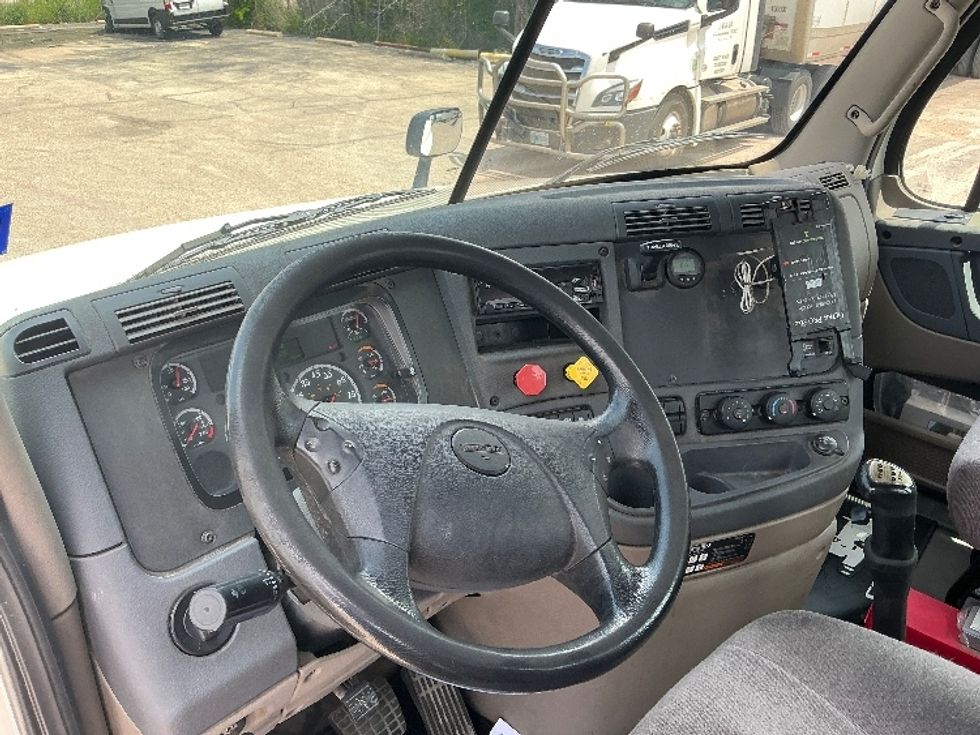 Day Cab Tractor-Heavy Duty Tractors-Freightliner-2019-Cascadia 12542ST-San Antonio-TX-226,075\n\t\tmiles-$ 29,750 - Image 10