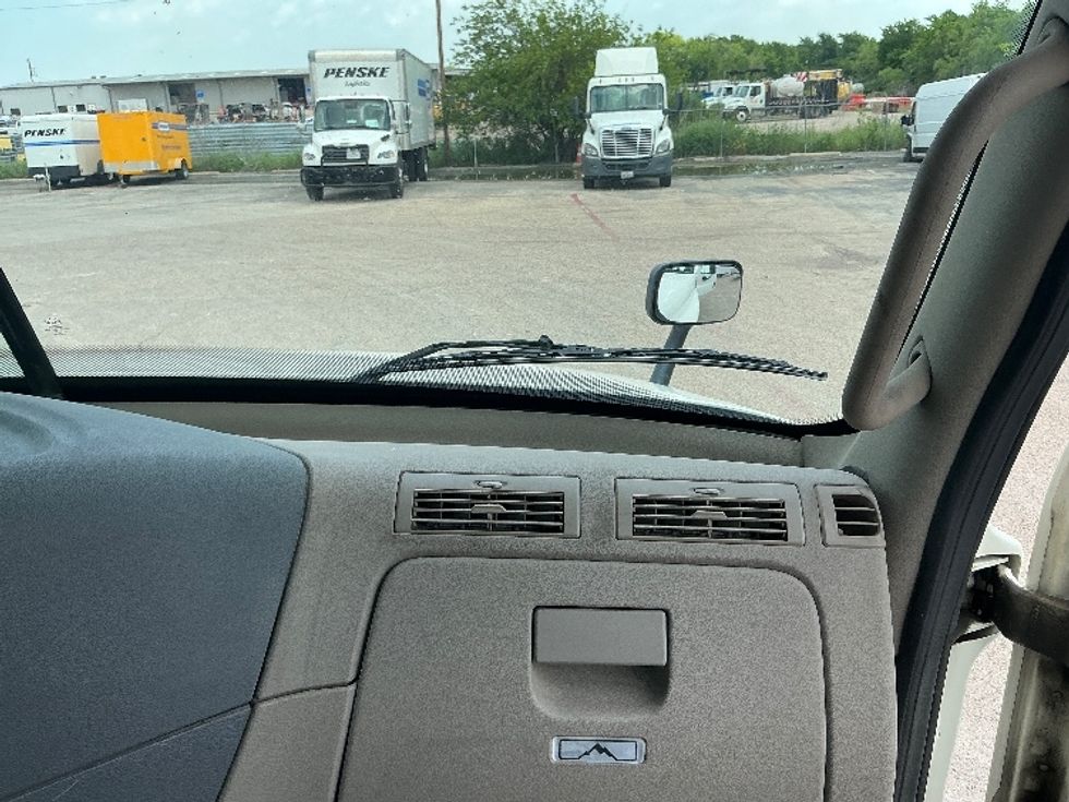Day Cab Tractor-Heavy Duty Tractors-Freightliner-2019-Cascadia 12542ST-San Antonio-TX-226,075\n\t\tmiles-$ 29,750 - Image 13
