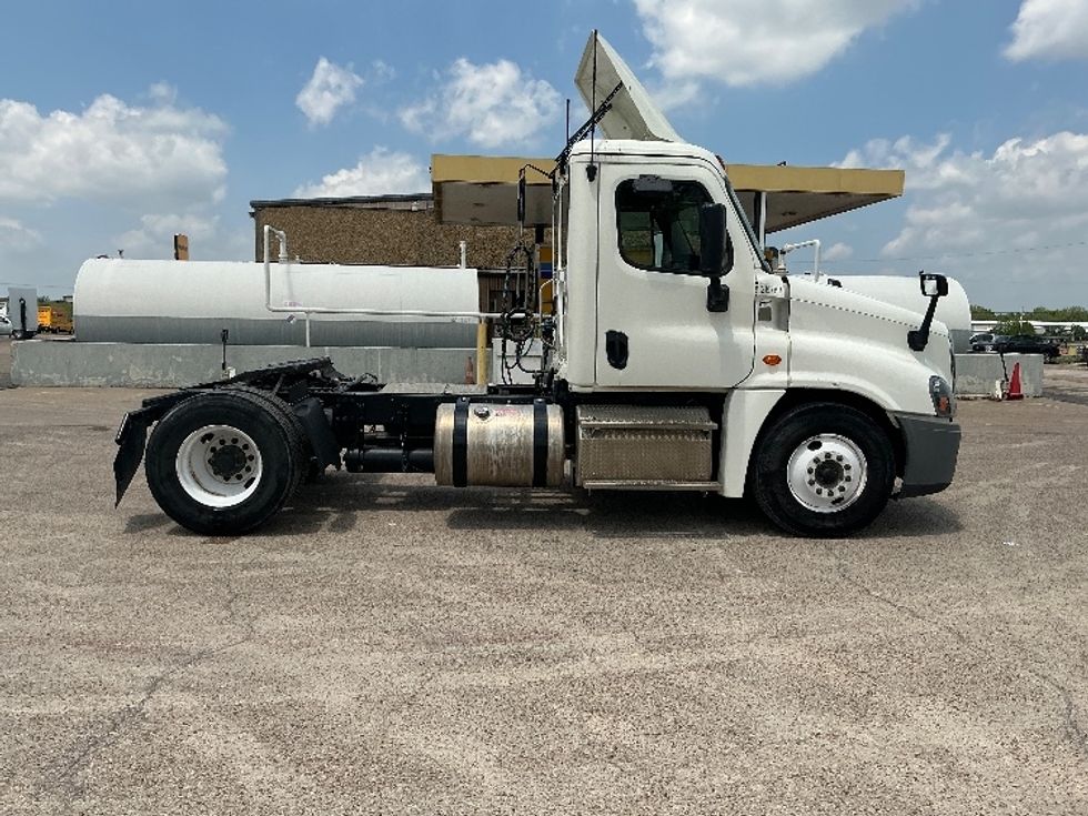Day Cab Tractor-Heavy Duty Tractors-Freightliner-2019-Cascadia 12542ST-San Antonio-TX-226,075\n\t\tmiles-$ 29,750 - Image 8