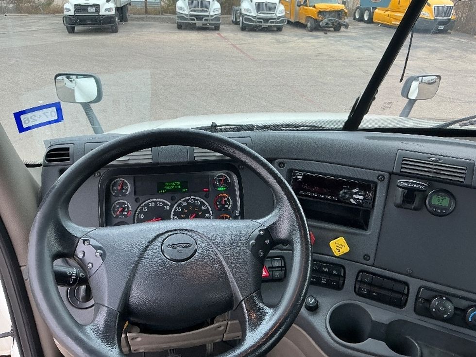 Day Cab Tractor-Heavy Duty Tractors-Freightliner-2019-Cascadia 12542ST-San Antonio-TX-412,218\n\t\tmiles-$ 26,250 - Image 11