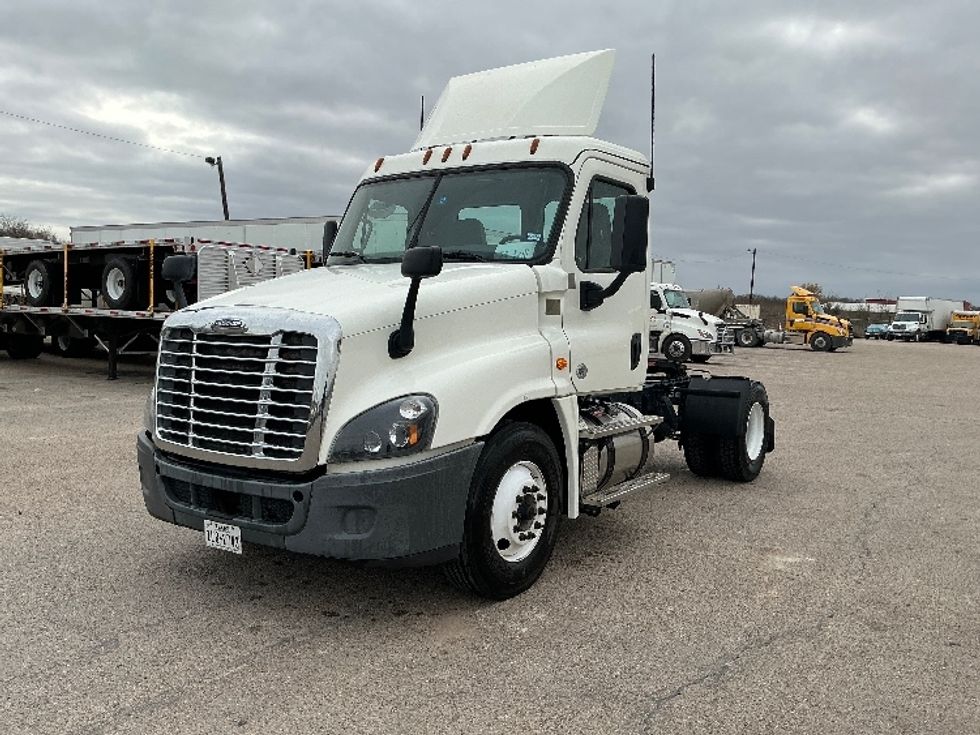Day Cab Tractor-Heavy Duty Tractors-Freightliner-2019-Cascadia 12542ST-San Antonio-TX-412,218\n\t\tmiles-$ 26,250 - Image 3