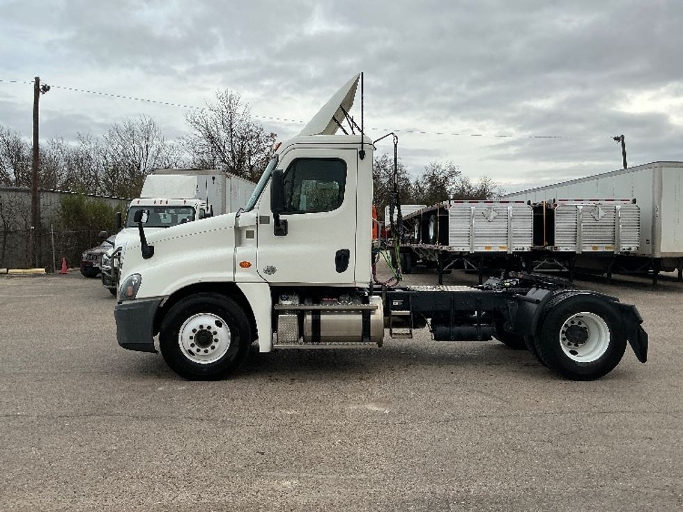 Day Cab Tractor-Heavy Duty Tractors-Freightliner-2019-Cascadia 12542ST-San Antonio-TX-412,218\n\t\tmiles-$ 26,250 - Image 4