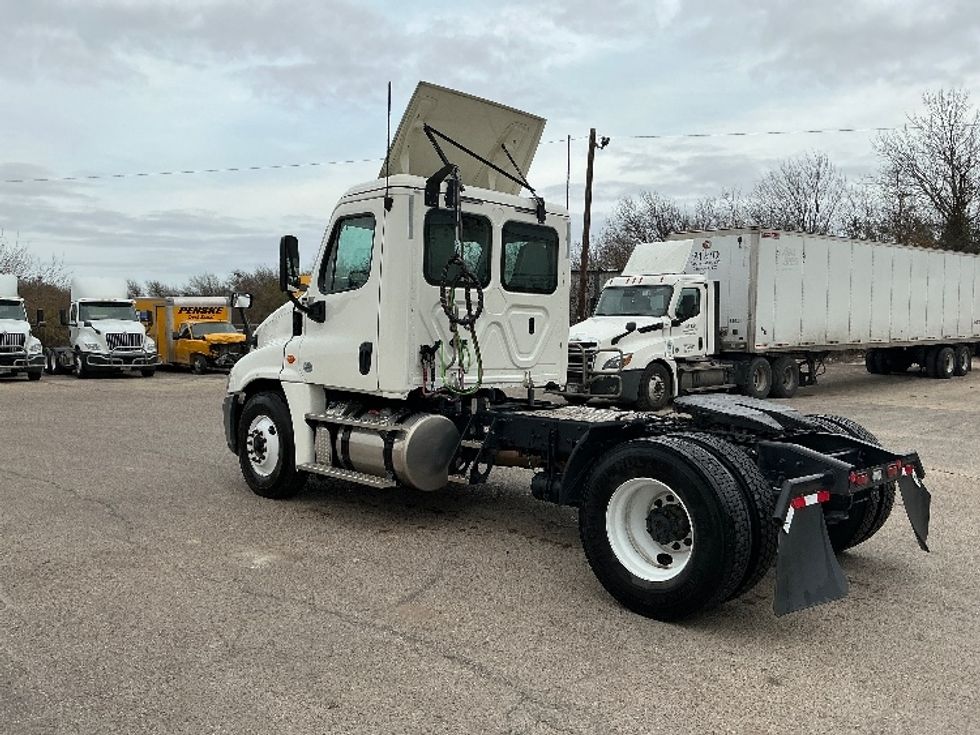 Day Cab Tractor-Heavy Duty Tractors-Freightliner-2019-Cascadia 12542ST-San Antonio-TX-412,218\n\t\tmiles-$ 26,250 - Image 5
