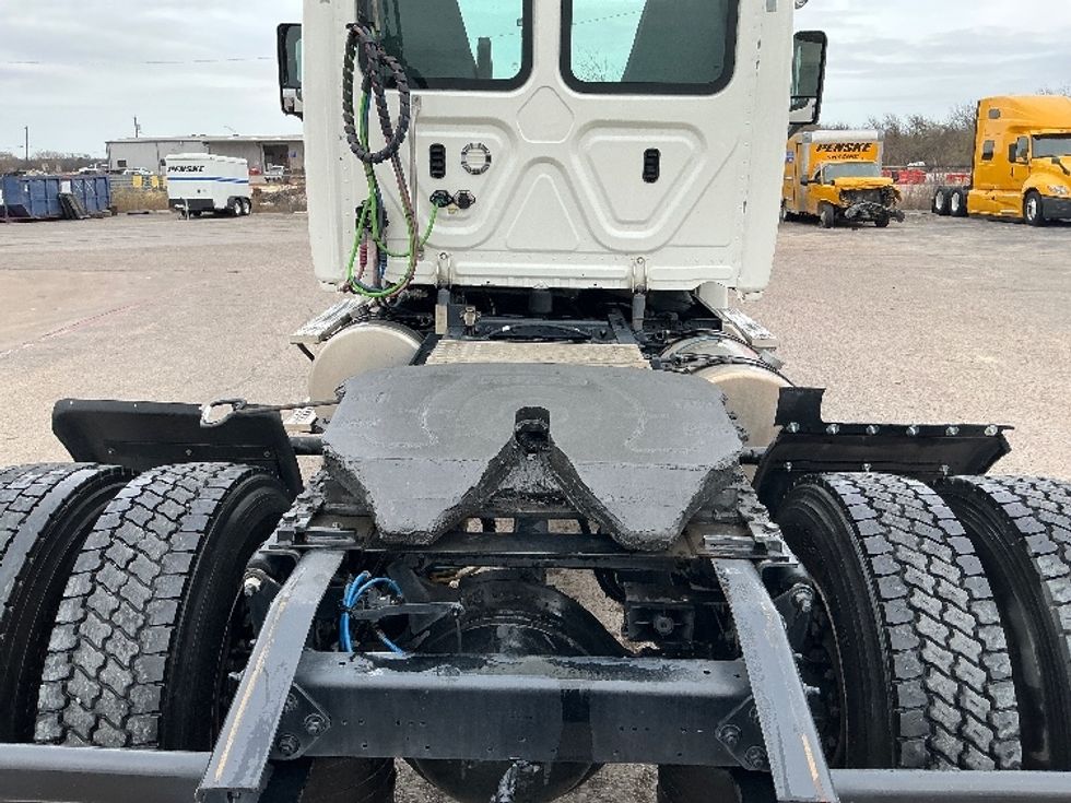Day Cab Tractor-Heavy Duty Tractors-Freightliner-2019-Cascadia 12542ST-San Antonio-TX-412,218\n\t\tmiles-$ 26,250 - Image 6