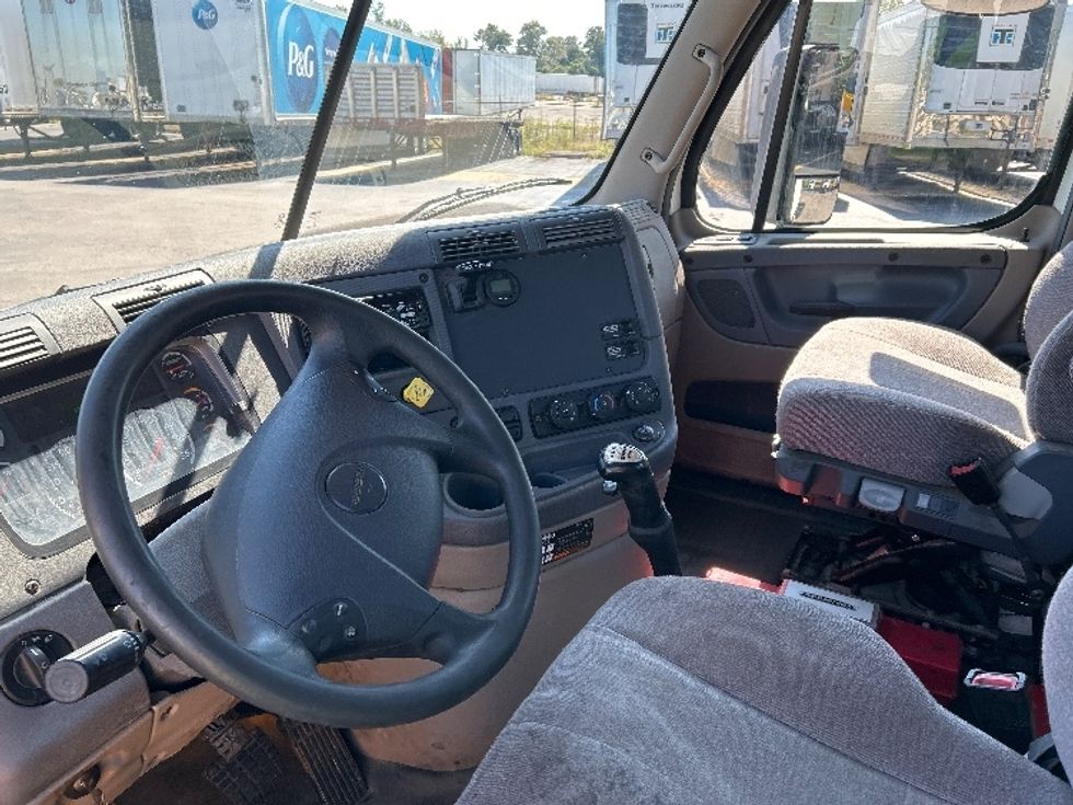 Day Cab Tractor-Heavy Duty Tractors-Freightliner-2019-Cascadia 12542ST-Sturtevant-WI-246,552\n\t\tmiles-$ 30,250 - Image 10