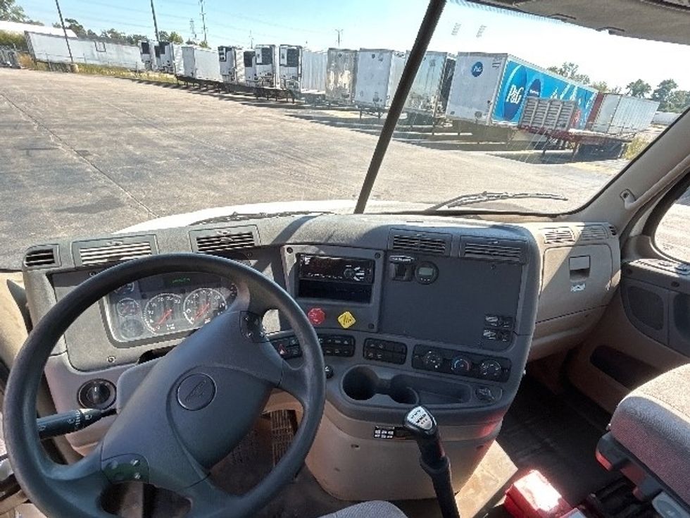 Day Cab Tractor-Heavy Duty Tractors-Freightliner-2019-Cascadia 12542ST-Sturtevant-WI-246,552\n\t\tmiles-$ 30,250 - Image 11