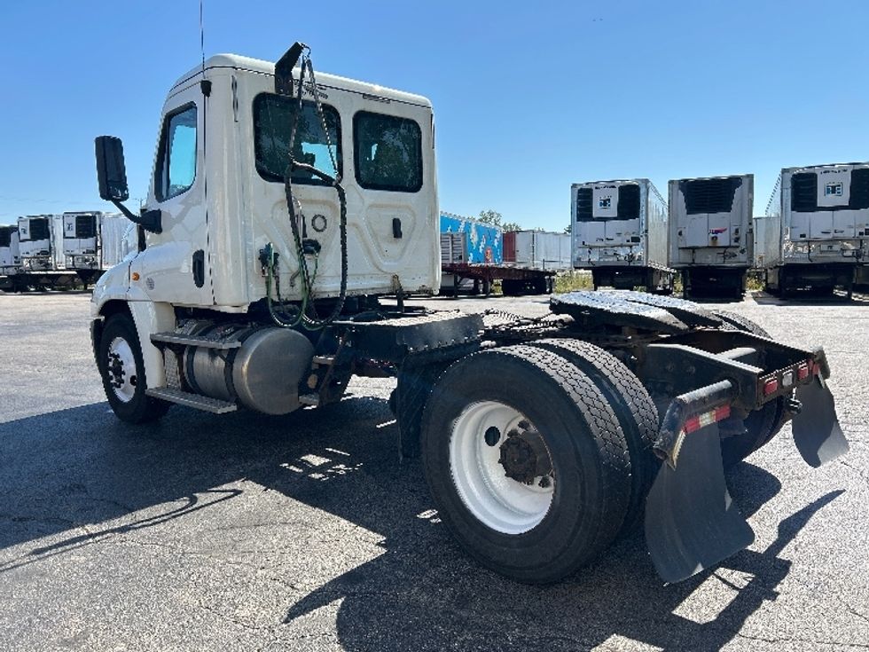 Day Cab Tractor-Heavy Duty Tractors-Freightliner-2019-Cascadia 12542ST-Sturtevant-WI-246,552\n\t\tmiles-$ 30,250 - Image 5