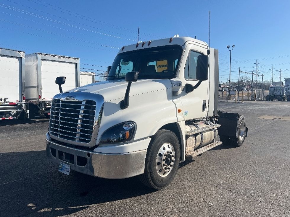 Day Cab Tractor-Heavy Duty Tractors-Freightliner-2019-Cascadia 12542ST-Sturtevant-WI-310,620\n\t\tmiles-$ 38,250 - Image 3