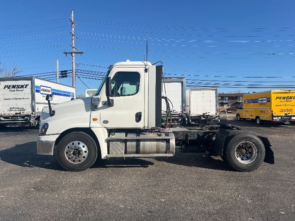 Day Cab Tractor-Heavy Duty Tractors-Freightliner-2019-Cascadia 12542ST-Sturtevant-WI-310,620\n\t\tmiles-$ 38,250 - Image 4