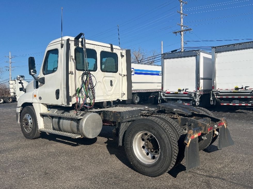 Day Cab Tractor-Heavy Duty Tractors-Freightliner-2019-Cascadia 12542ST-Sturtevant-WI-310,620\n\t\tmiles-$ 38,250 - Image 5