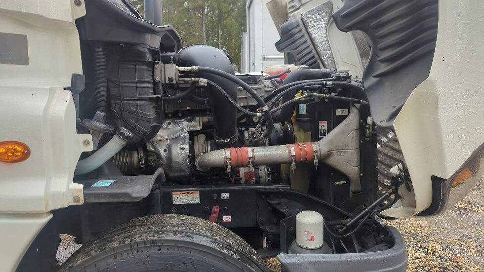 Day Cab Tractor-Heavy Duty Tractors-Freightliner-2019-Cascadia 12542ST-Suwanee-GA-371,206\n\t\tmiles-$ 34,000 - Image 15