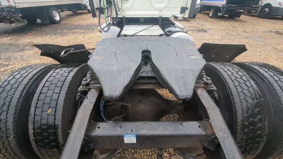 Day Cab Tractor-Heavy Duty Tractors-Freightliner-2019-Cascadia 12542ST-Suwanee-GA-371,206\n\t\tmiles-$ 34,000 - Image 6