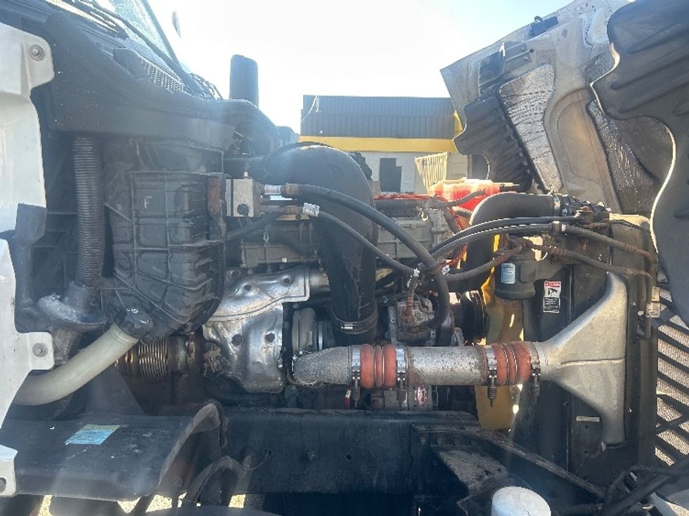 Day Cab Tractor-Heavy Duty Tractors-Freightliner-2019-Cascadia 12542ST-Swedesboro-NJ-463,704\n\t\tmiles-$ 29,500 - Image 15