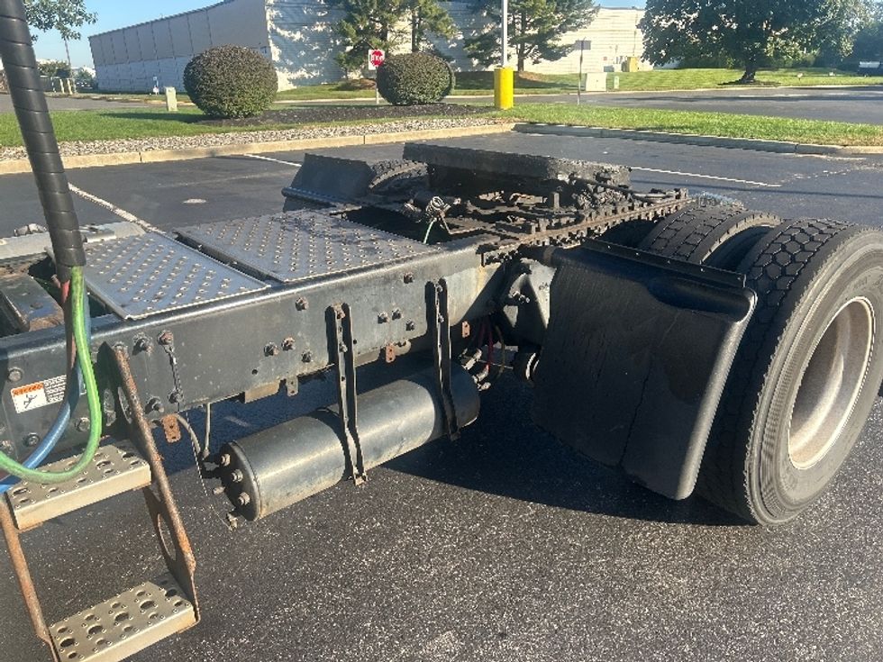 Day Cab Tractor-Heavy Duty Tractors-Freightliner-2019-Cascadia 12542ST-Swedesboro-NJ-463,704\n\t\tmiles-$ 29,500 - Image 17