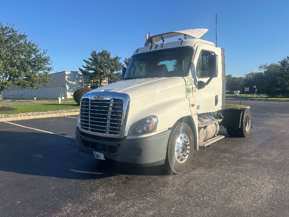 Day Cab Tractor-Heavy Duty Tractors-Freightliner-2019-Cascadia 12542ST-Swedesboro-NJ-463,704\n\t\tmiles-$ 29,500 - Image 3