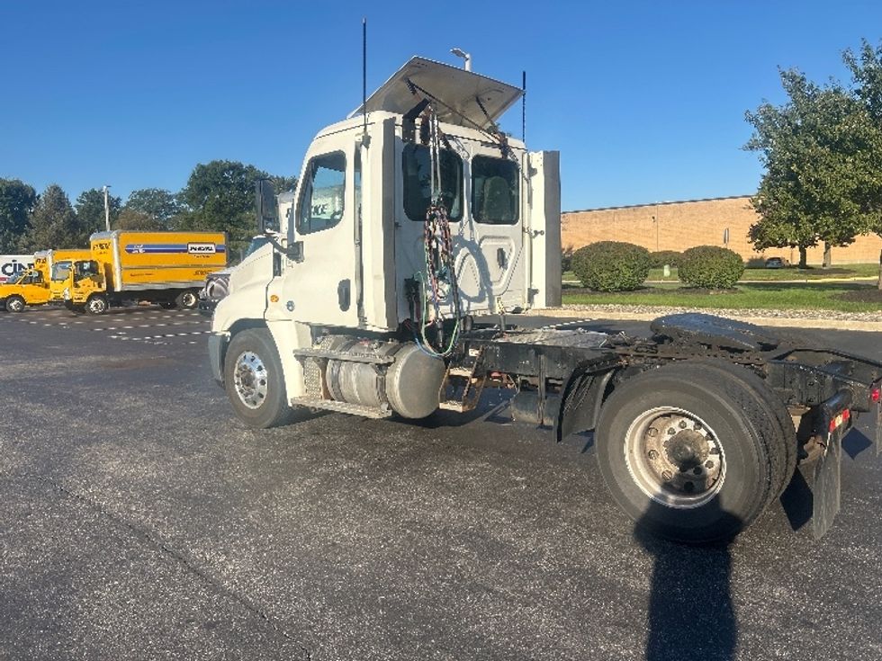 Day Cab Tractor-Heavy Duty Tractors-Freightliner-2019-Cascadia 12542ST-Swedesboro-NJ-463,704\n\t\tmiles-$ 29,500 - Image 5