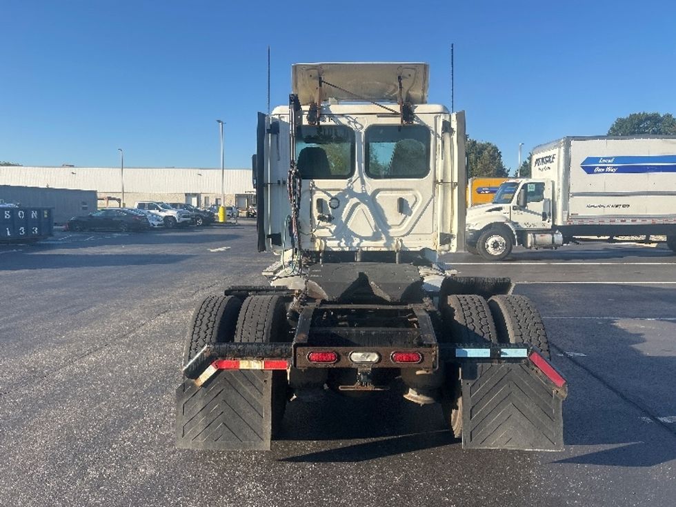 Day Cab Tractor-Heavy Duty Tractors-Freightliner-2019-Cascadia 12542ST-Swedesboro-NJ-463,704\n\t\tmiles-$ 29,500 - Image 6