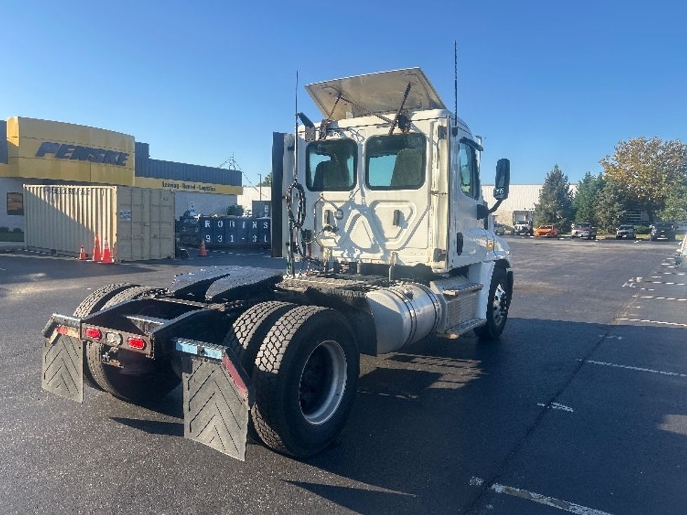 Day Cab Tractor-Heavy Duty Tractors-Freightliner-2019-Cascadia 12542ST-Swedesboro-NJ-463,704\n\t\tmiles-$ 29,500 - Image 7