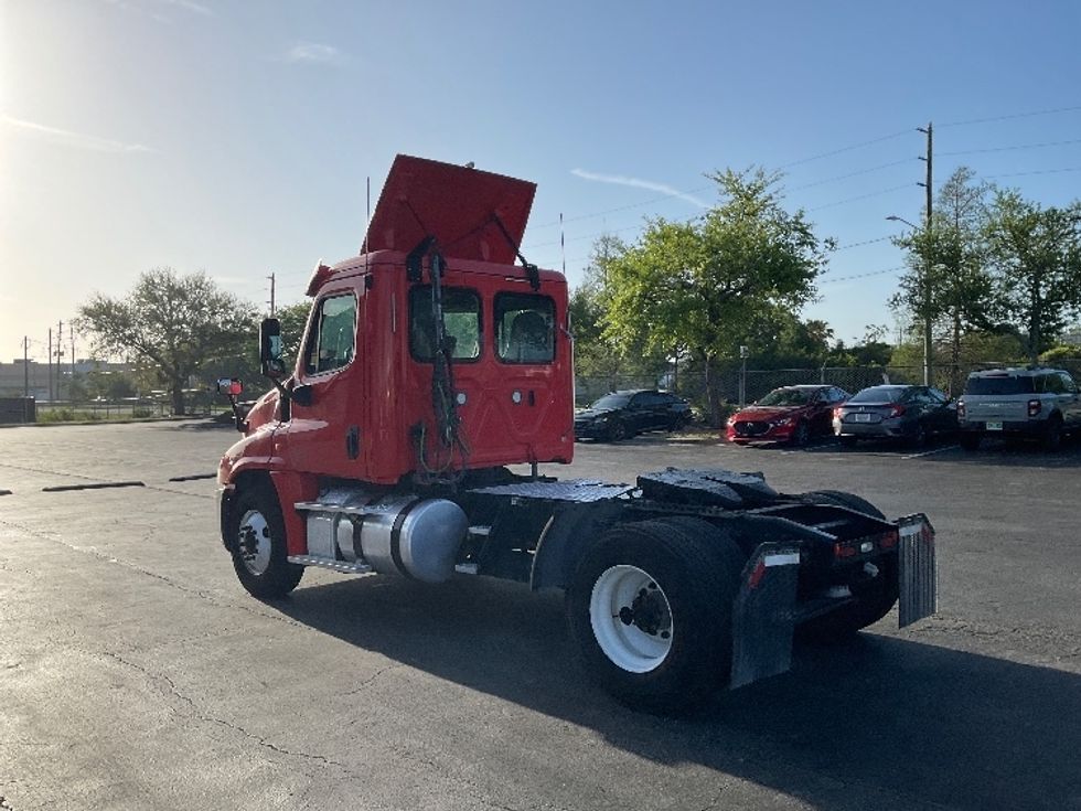 Day Cab Tractor-Heavy Duty Tractors-Freightliner-2019-Cascadia 12542ST-Tampa-FL-158,324\n\t\tmiles-$ 32,250 - Image 5