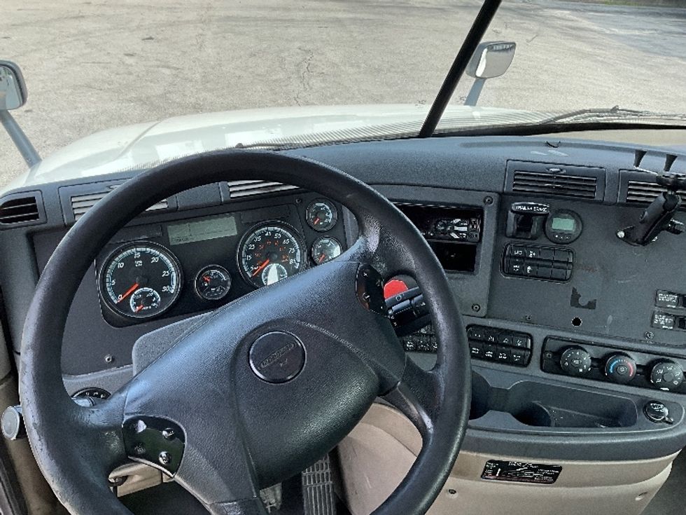 Day Cab Tractor-Heavy Duty Tractors-Freightliner-2019-Cascadia 12542ST-Tampa-FL-508,995\n\t\tmiles-$ 30,000 - Image 10