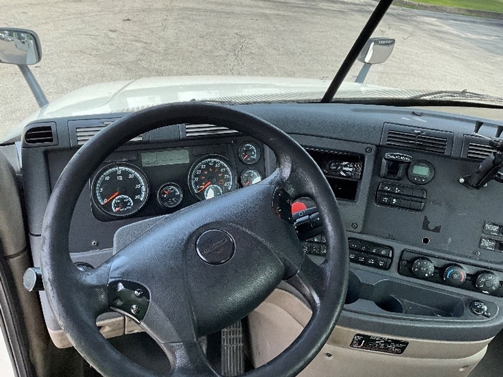 Day Cab Tractor-Heavy Duty Tractors-Freightliner-2019-Cascadia 12542ST-Tampa-FL-508,995\n\t\tmiles-$ 30,000 - Image 11