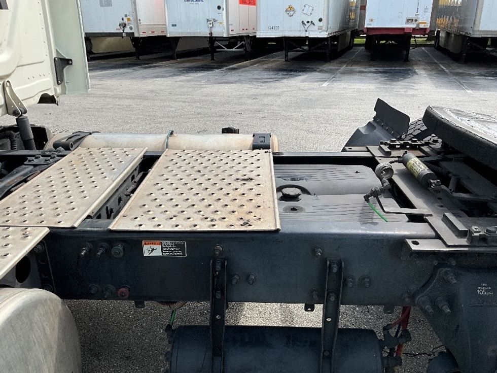 Day Cab Tractor-Heavy Duty Tractors-Freightliner-2019-Cascadia 12542ST-Tampa-FL-508,995\n\t\tmiles-$ 30,000 - Image 18