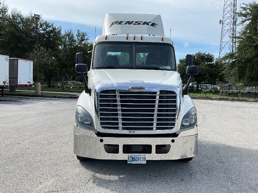 Day Cab Tractor-Heavy Duty Tractors-Freightliner-2019-Cascadia 12542ST-Tampa-FL-508,995\n\t\tmiles-$ 30,000 - Image 2