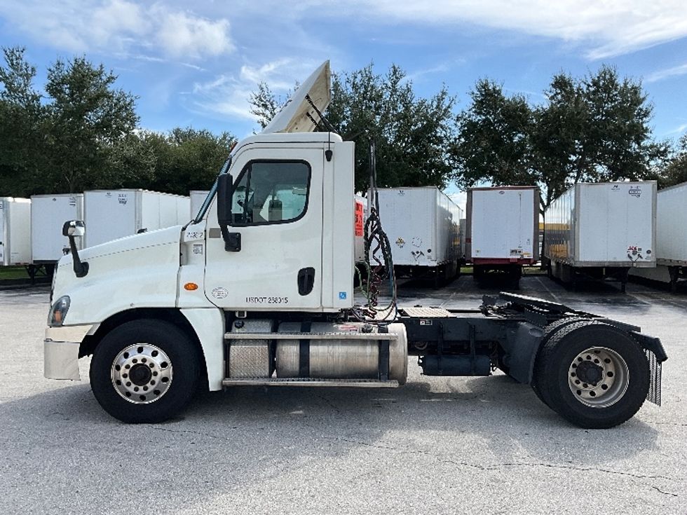 Day Cab Tractor-Heavy Duty Tractors-Freightliner-2019-Cascadia 12542ST-Tampa-FL-508,995\n\t\tmiles-$ 30,000 - Image 4